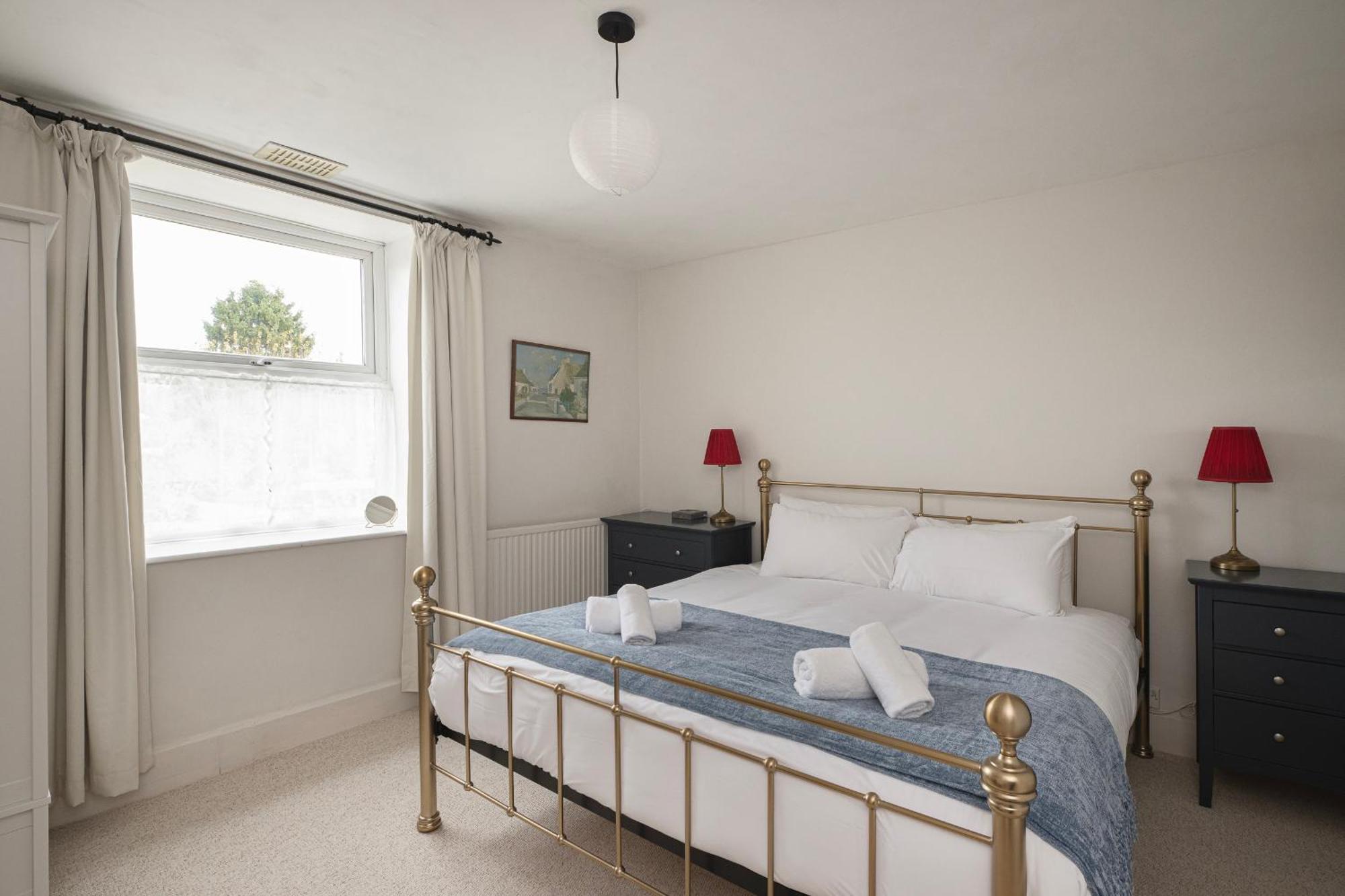 Churchill House - Two Bedrooms - Street Parking - Garden Casa de Férias *